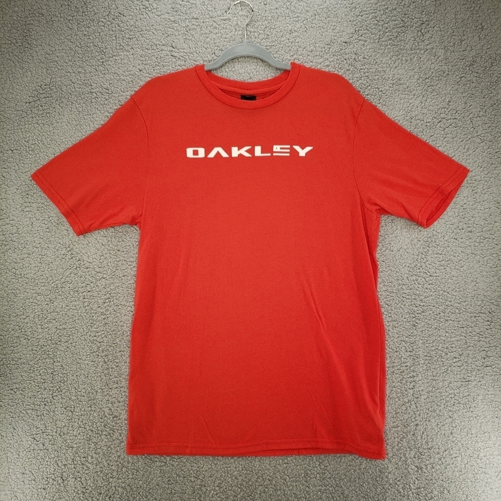 Oakley Military Channel Red Graphic Pull Over Soft Tee Shirt Sz L.